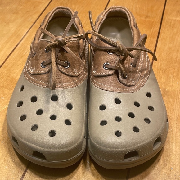 CROCS | Shoes | Crocs Islander Pit Crew Boat Shoes Tan Unisex M W12 ...
